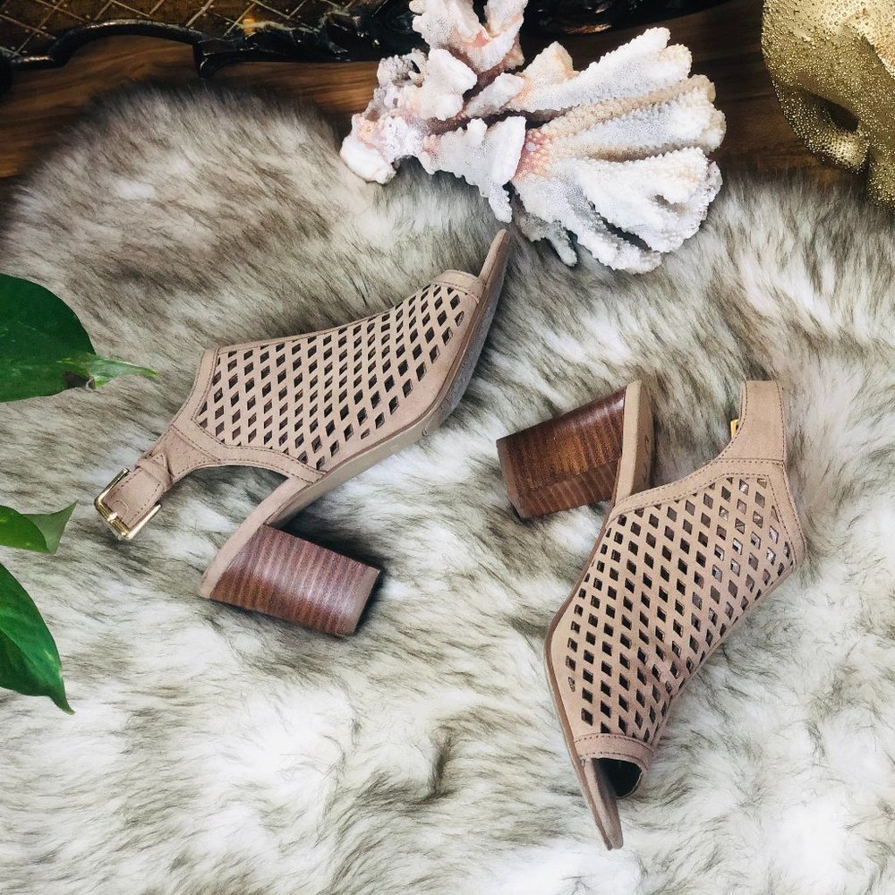 Unisa Pryce Sandal Open Toed size 7 EUC!